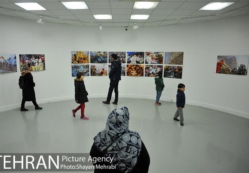 نمابشگاه عکس «استاده‌ام چو شمع»