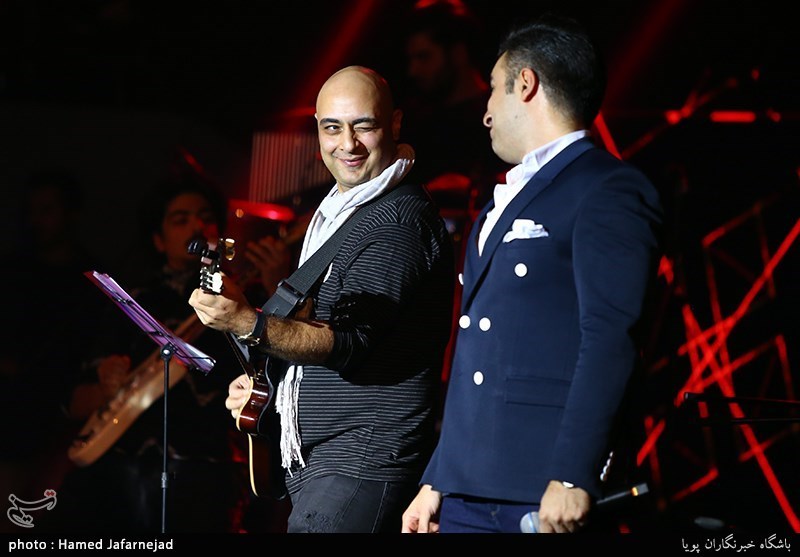 کنسرت موسیقی علیرضا طلیسچی خواننده پاپ در نهمین شب سی و ششمین جشنواره موسیقی فجر