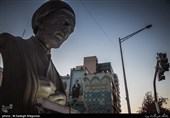  مجسمه شهید نواب صفوی در ابتدای بزرگراه نواب