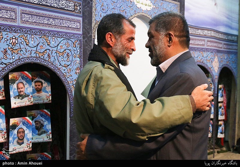 تجلیل از ذبیحیان جانباز دفاع مقدس در مراسم یادبود شهدای مدافع حرم توسط سردار حسین اسدالهی