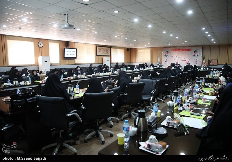 نشست تجلیل از همسران مدافع حرم