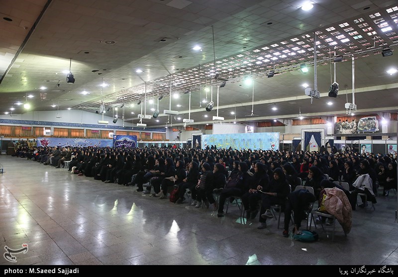 نشست تجلیل از همسران مدافع حرم