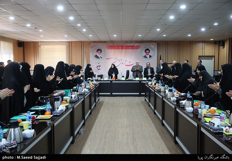 نشست تجلیل از همسران مدافع حرم