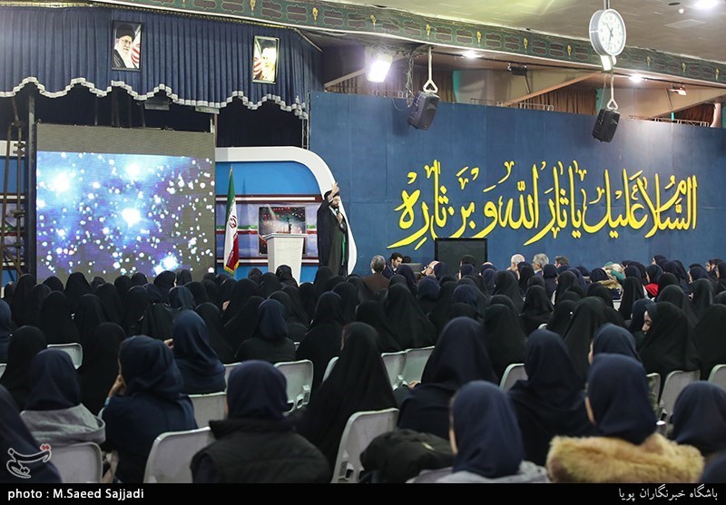 نشست تجلیل از همسران مدافع حرم