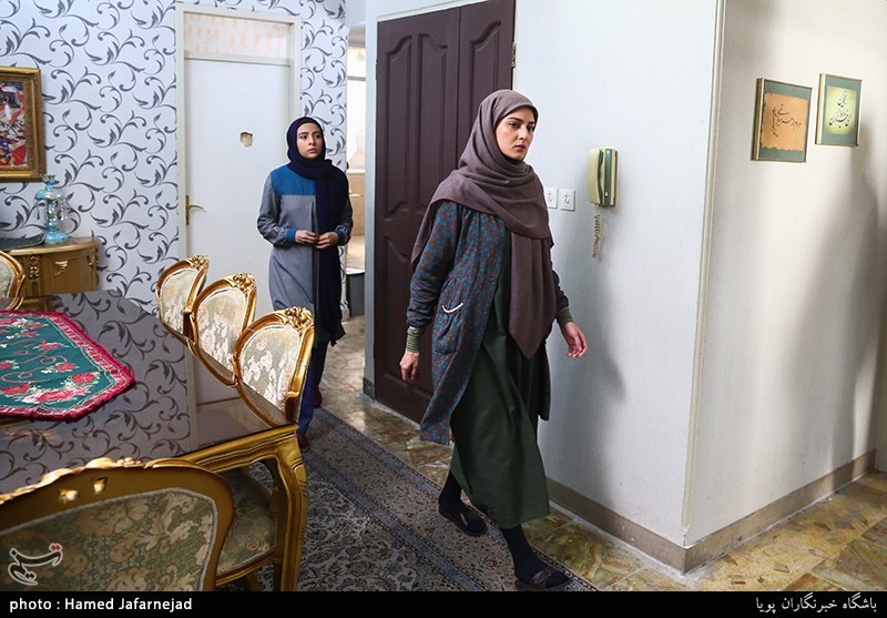 	  الهه خادمی و ملیکا نصیری بازیگران سریال 87 متر