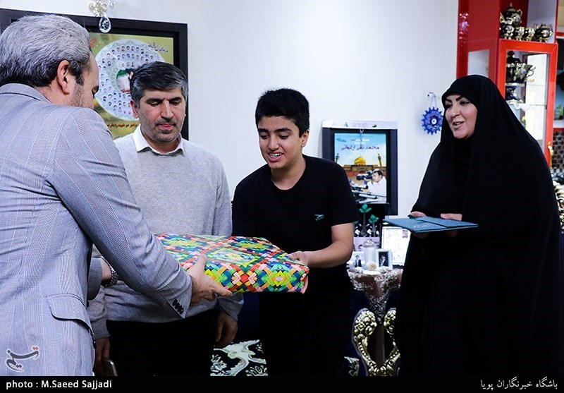 دیدار جامعه قرآنی با خانواده شهید مدافع محمدتقی ارغوانی