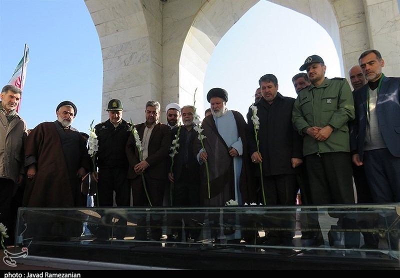 گلباران مزار شهدا دهه فجر دامغان//12