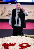 بزرگداشت اکبر عبدی در مراسم افتتاحیه سی‌وششمین جشنواره فیلم فجر
