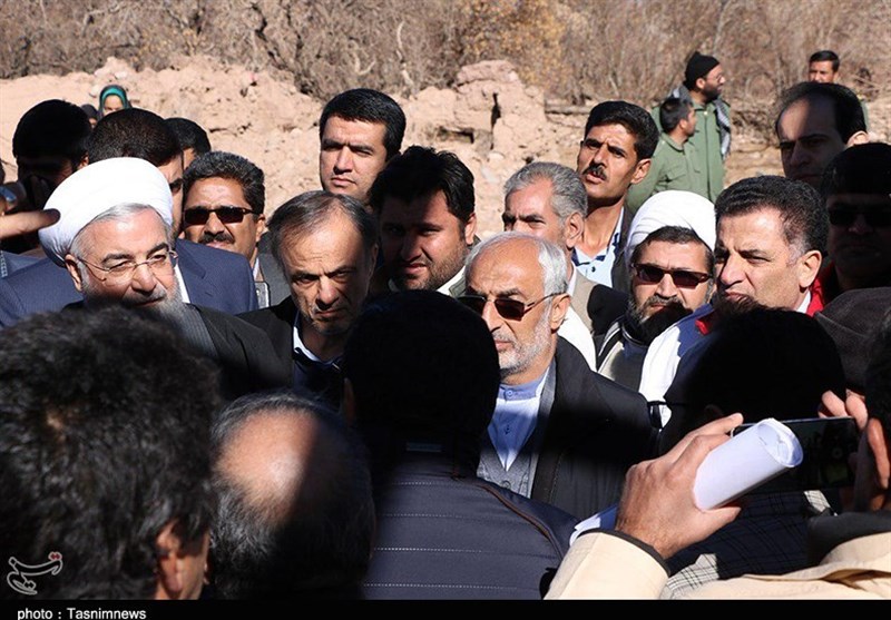 بازدید رئیس جمهور از مناطق زلزله‌زده هجدک 