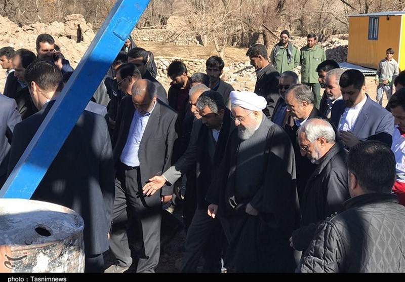 بازدید رئیس جمهور از مناطق زلزله‌زده هجدک 