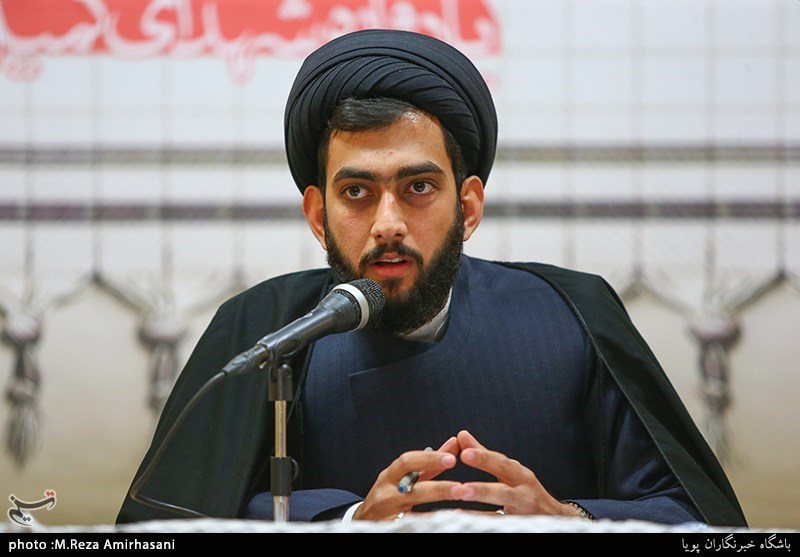 نشست خبری سیدمحمد محمدی در همایش یادیاران آسمانی