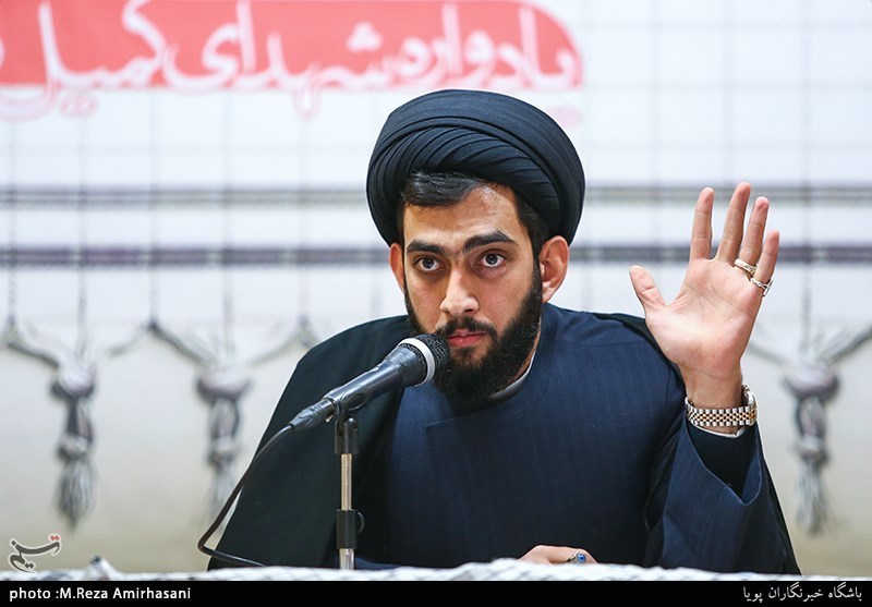 نشست خبری سیدمحمد محمدی در همایش یادیاران آسمانی