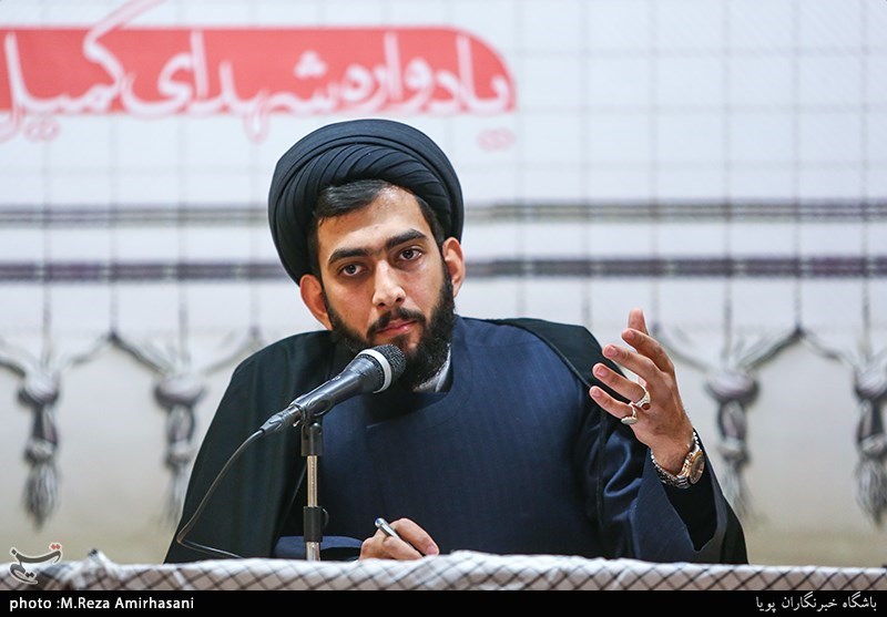 نشست خبری سیدمحمد محمدی در همایش یادیاران آسمانی