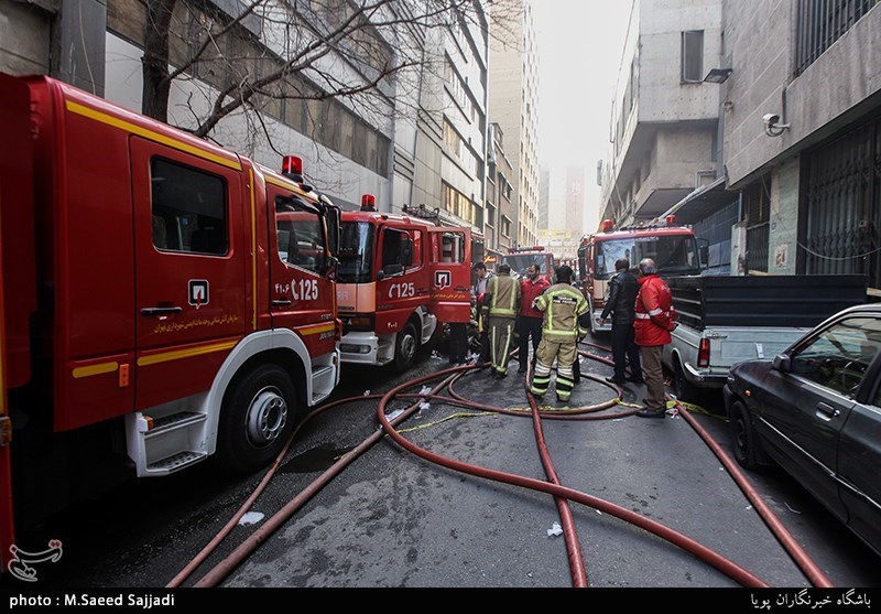 اطفای حریق در ساختمان شرکت برق حرارتی