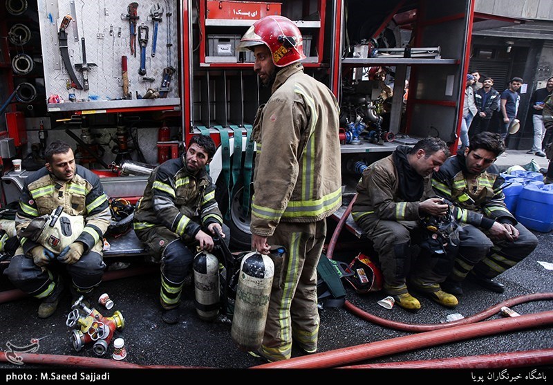 اطفای حریق در ساختمان شرکت برق حرارتی