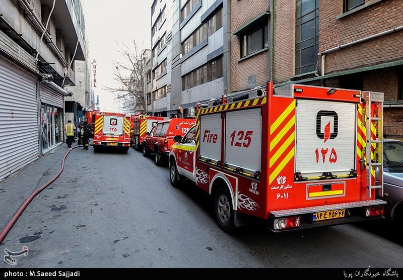 اطفای حریق در ساختمان شرکت برق حرارتی