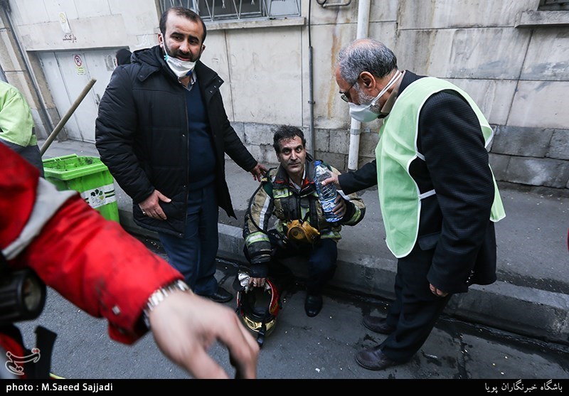 اطفای حریق در ساختمان شرکت برق حرارتی