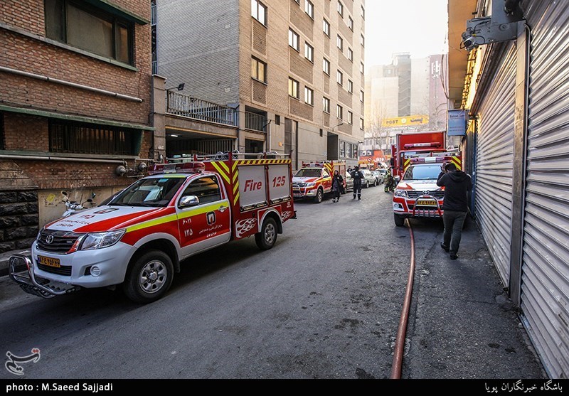 اطفای حریق در ساختمان شرکت برق حرارتی