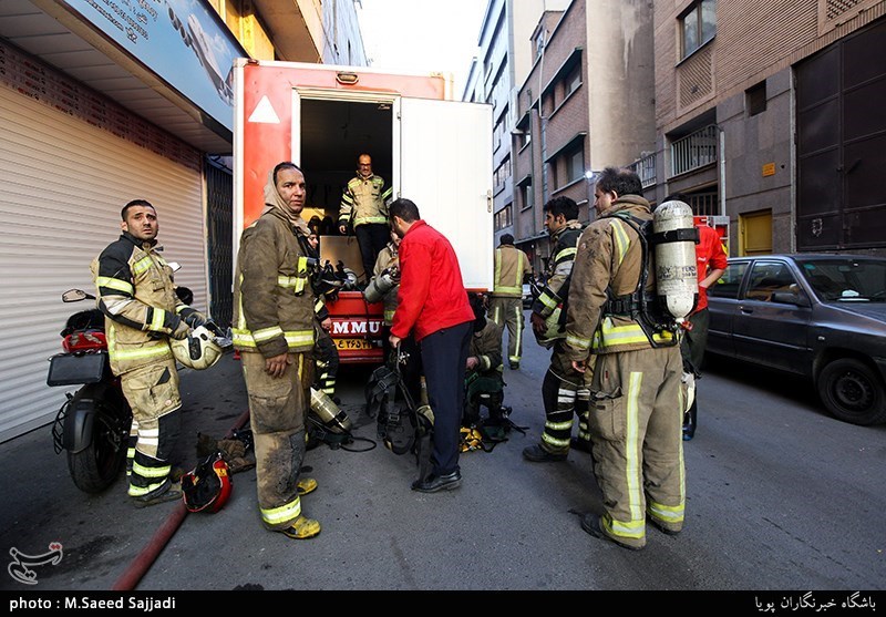 اطفای حریق در ساختمان شرکت برق حرارتی