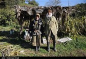 نادر براری 85 ساله و همسرش بدلیل شرایط نامناسب اقتصادی در این سن نیز مجبور به انجام کار سخت برداشت نیشکر می باشند.