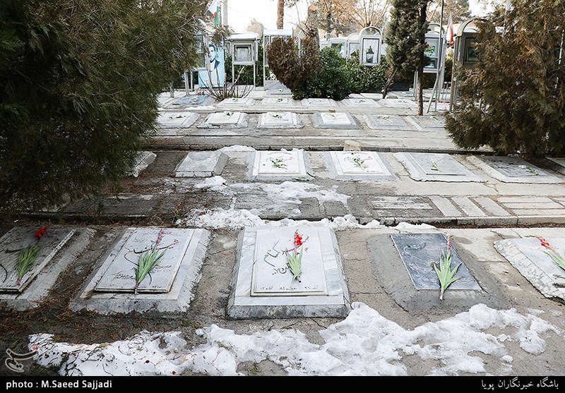 غبار روبی مزار شهدا