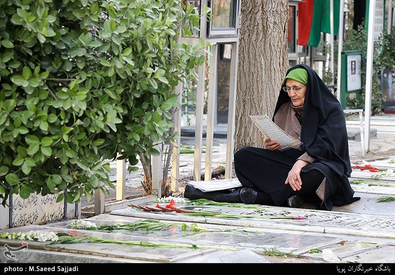 غبار روبی مزار شهدا