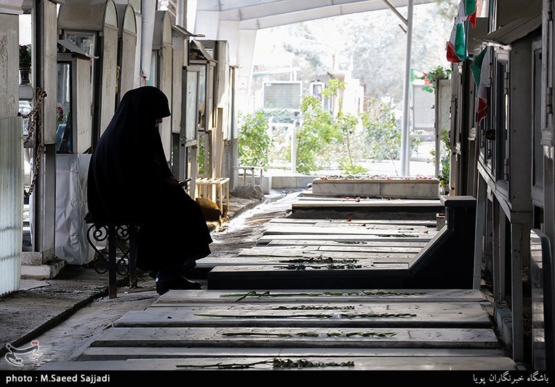 غبار روبی مزار شهدا