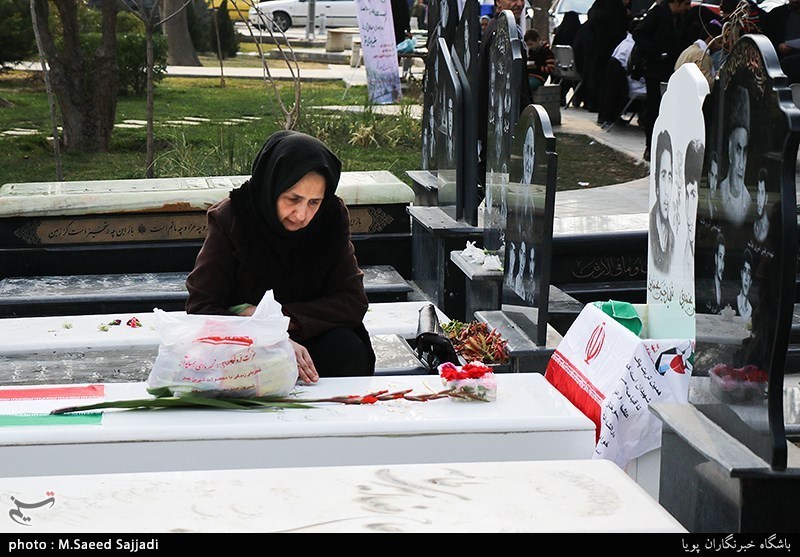 غبار روبی مزار شهدا