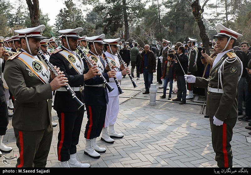 غبار روبی مزار شهدا