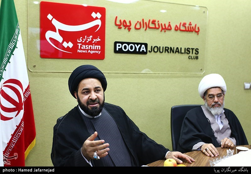 شیخ مرتضی السندی رهبر جریان «الوفاء» بحرین در نشست بررسی انقلاب 14 فوریه بحرین با حضور فعالان بحرینی