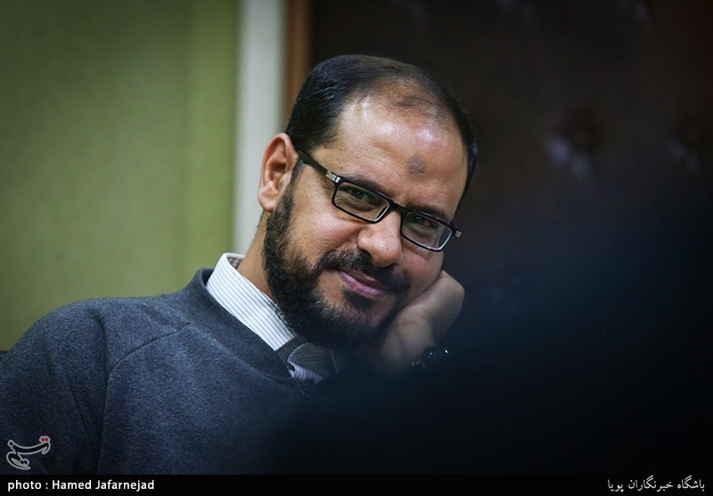 عبدالغنی خنجر سخنگوی جنبش حق بحرین در نشست بررسی انقلاب 14 فوریه بحرین با حضور فعالان بحرینی