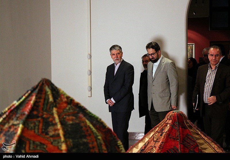 بازدید وزیر ارشاد از جشنواره هنرهای تجسمی فجر
