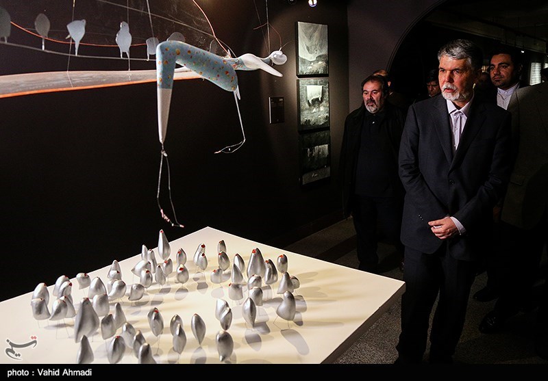بازدید وزیر ارشاد از جشنواره هنرهای تجسمی فجر