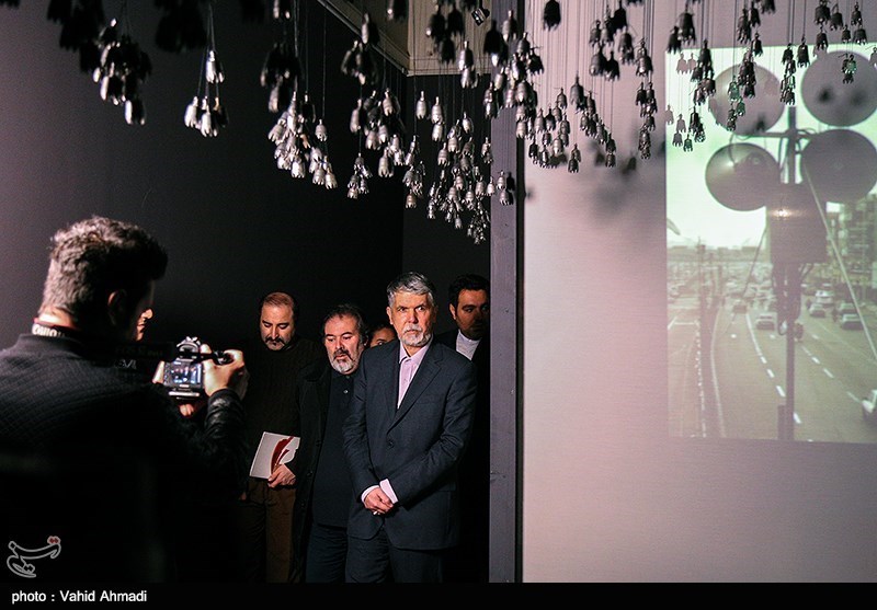 بازدید وزیر ارشاد از جشنواره هنرهای تجسمی فجر
