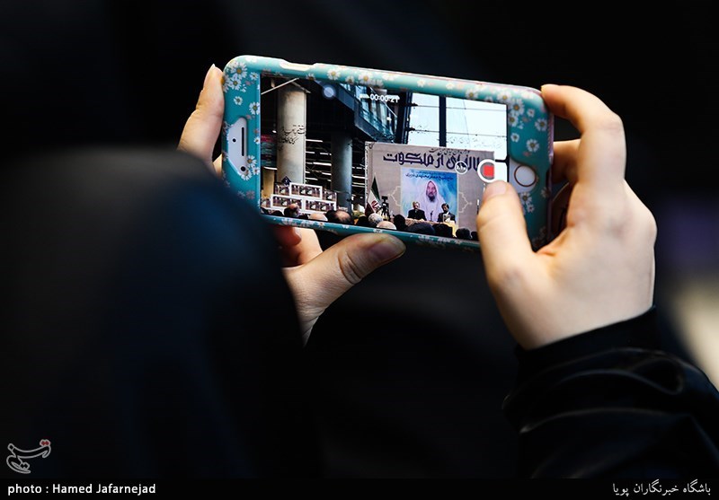 رونمایی کتاب لاله ای از ملکوت