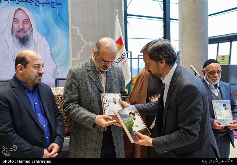 رونمایی کتاب لاله ای از ملکوت