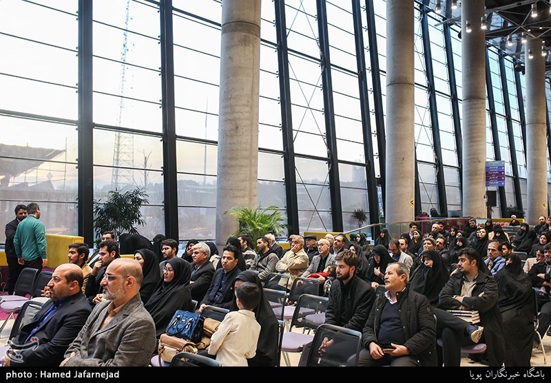 رونمایی کتاب لاله ای از ملکوت