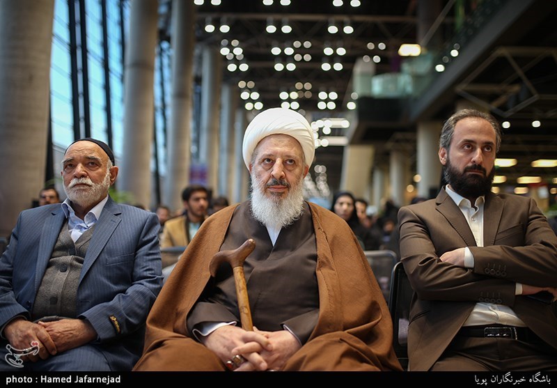 رونمایی کتاب لاله ای از ملکوت