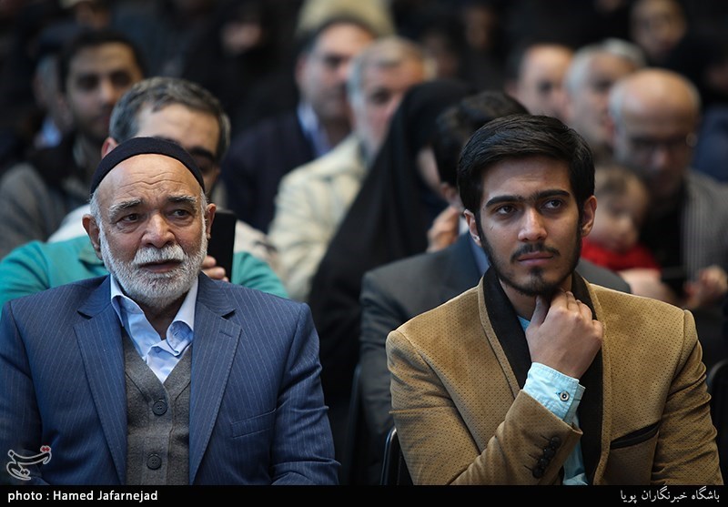 رونمایی کتاب لاله ای از ملکوت