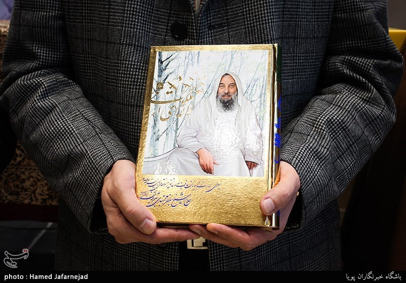 رونمایی کتاب لاله ای از ملکوت