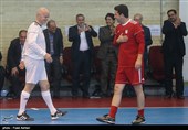 اسماعیل هلالی بازیکن اسبق تیم پرسپولیس و جانی اینفانتینو رئیس فیفا در بازی دوستانه فوتسال 