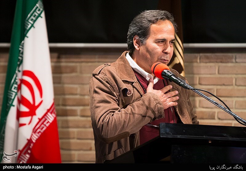 افتتاحیه مسابقات پوستر وعکس فجر در باغ موزه قصر