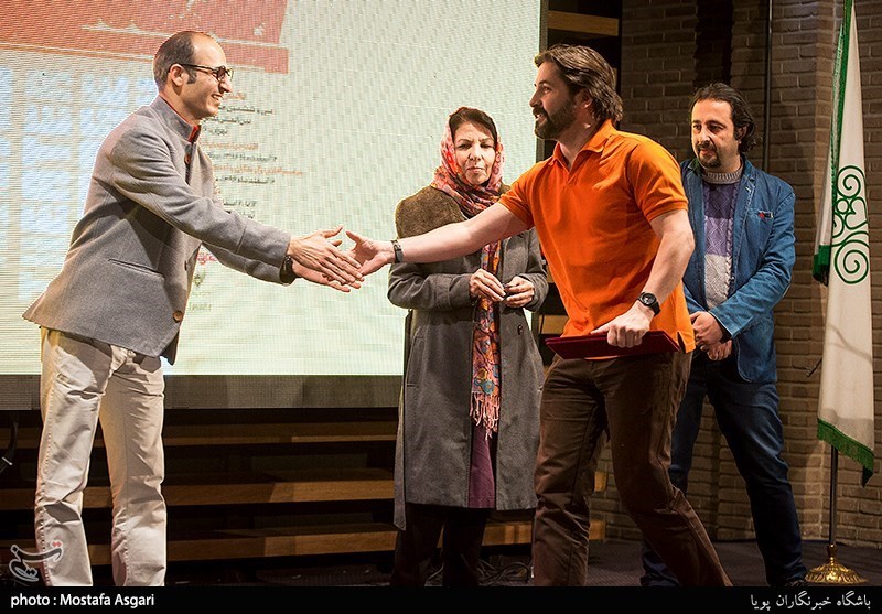 افتتاحیه مسابقات پوستر وعکس فجر در باغ موزه قصر