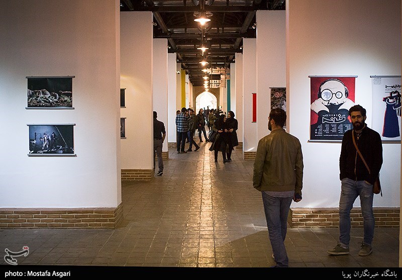 افتتاحیه مسابقات پوستر وعکس فجر در باغ موزه قصر