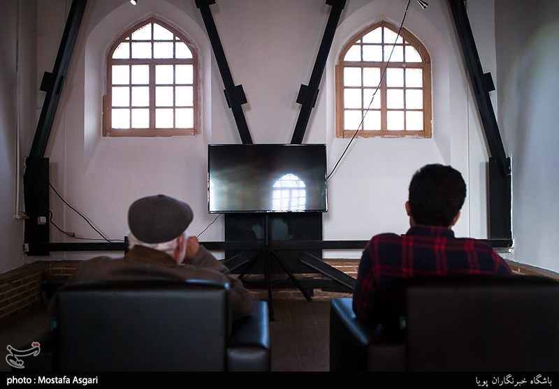 افتتاحیه مسابقات پوستر وعکس فجر در باغ موزه قصر