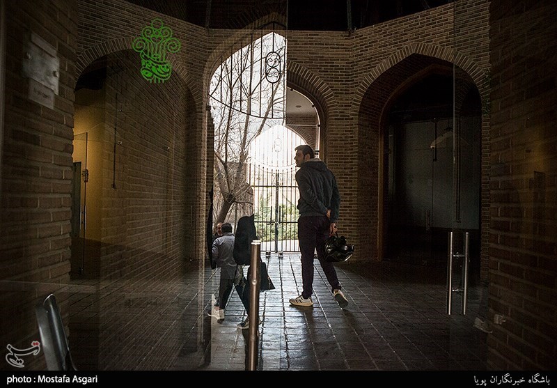 افتتاحیه مسابقات پوستر وعکس فجر در باغ موزه قصر