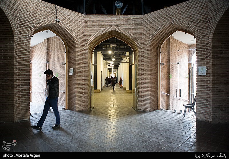 افتتاحیه مسابقات پوستر وعکس فجر در باغ موزه قصر