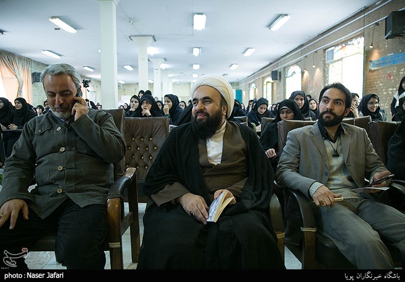 رونمایی از کتاب قصه دلبری