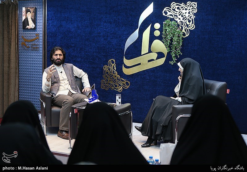 پانزدهمین محفل شعر قرار با حضور صابر خراسانی و فضه سادات حسینی