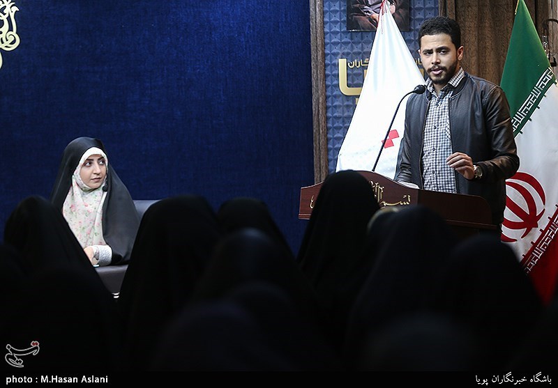 پانزدهمین محفل شعر قرار با حضور صابر خراسانی و فضه سادات حسینی